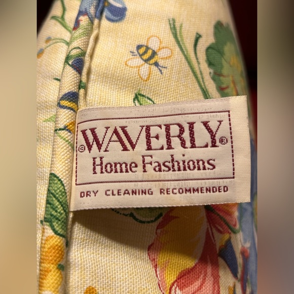 Pair of Vintage Waverly Home Fashions Yellow Floral Decorative Accent Pillows - Picture 6 of 16